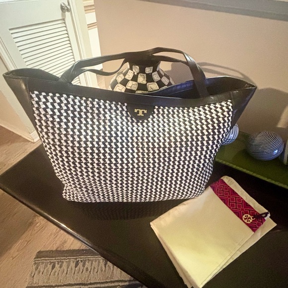 Tory Burch Erica Large Tote Purse Bag - Picture 3 of 9